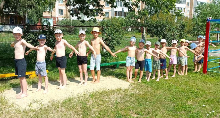 Лето в "Белоснежке" Лето в "Белоснежке".